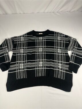 St. John's Bay Black & White Plaid Crewneck Sweater